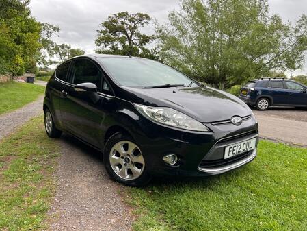 FORD FIESTA 1.6 TDCi ECOnetic DPF Titanium